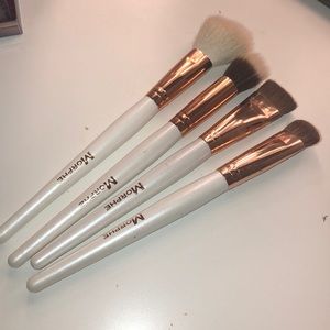 4 piece makeup brush bundle in Rose gold
